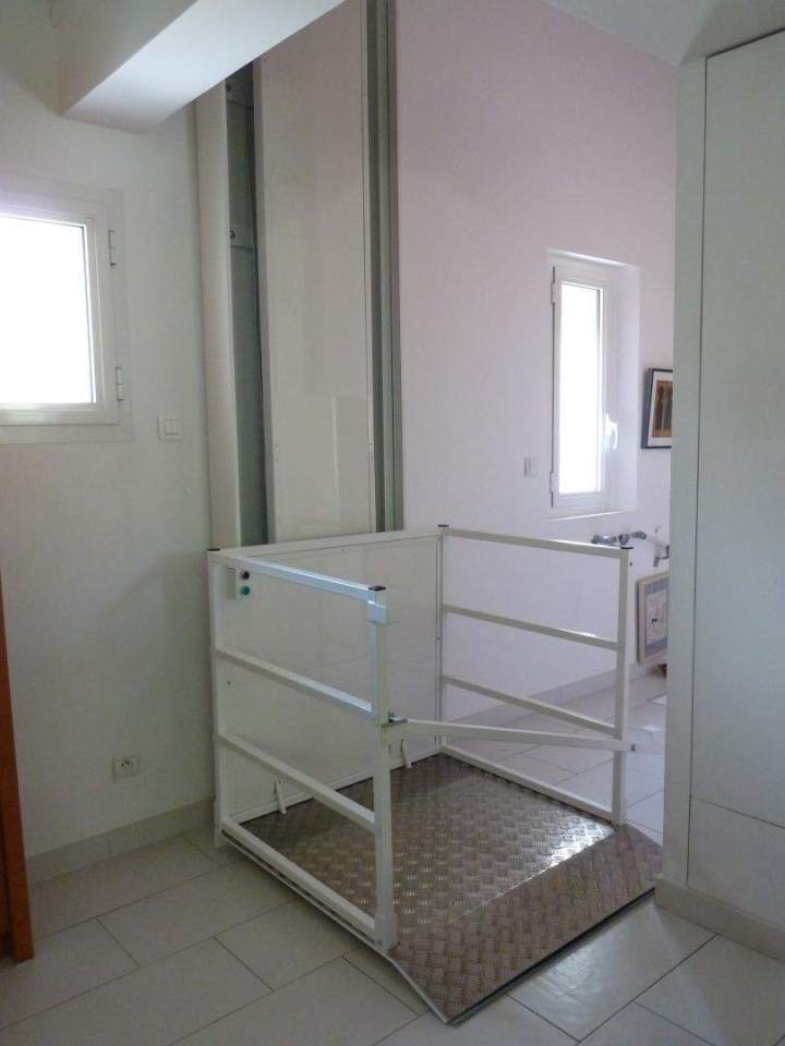 Monte-handicapé intérieur Nîmes